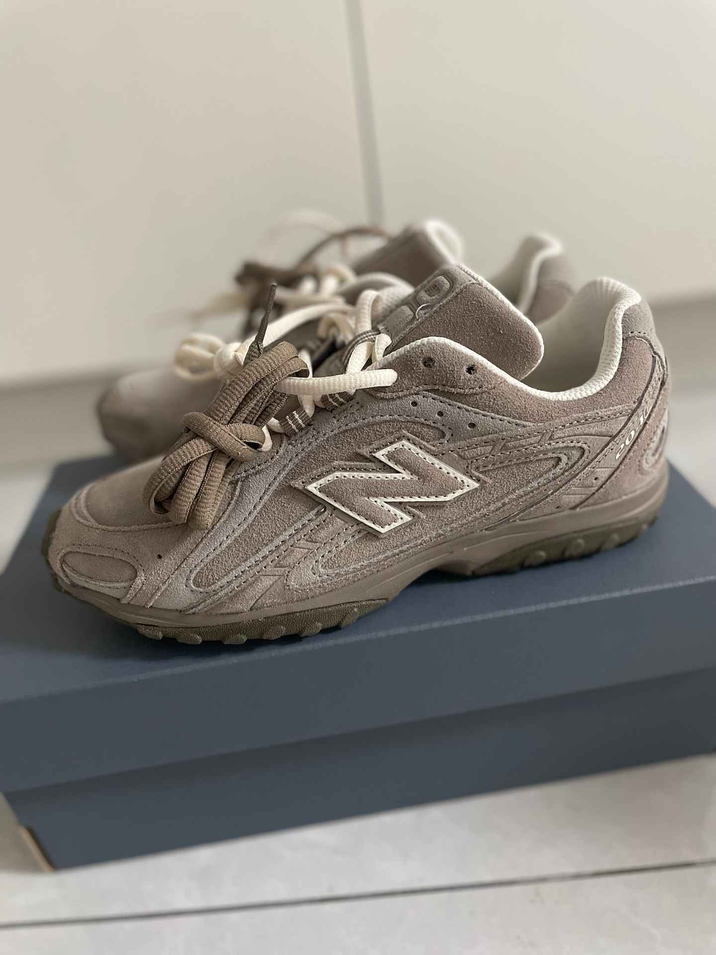 【인기 신상】뉴발란스 204L 스웨이드 머쉬룸 애리드 스톤 photo review